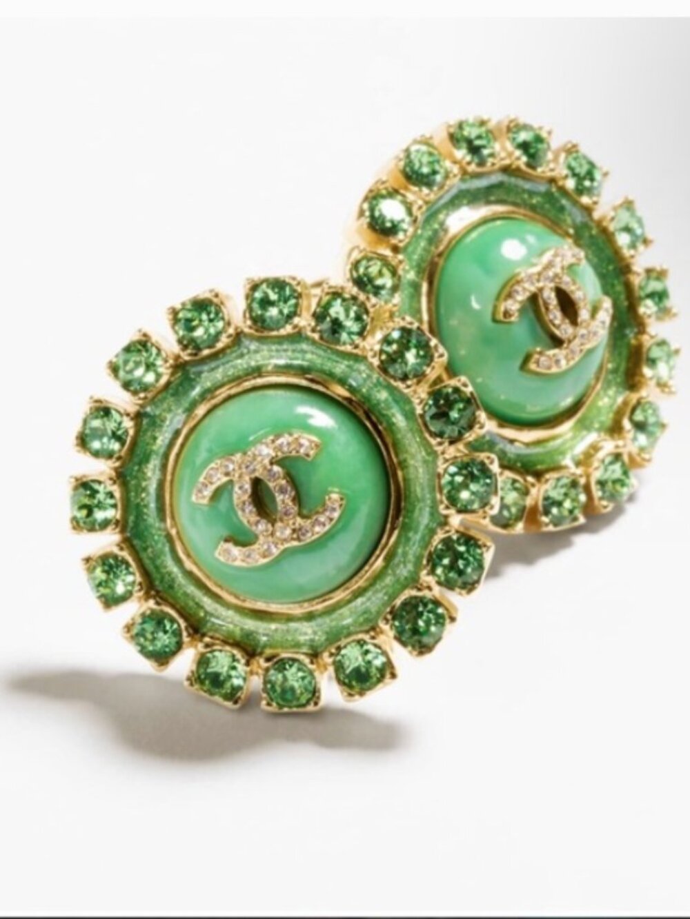 CHANEL 24A Manchester Métiers d’Art Green Crystal CC Earrings NIB Runway